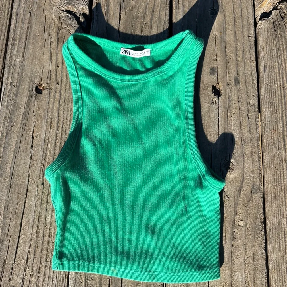 Zara Green Ribbed Cropped Tank - Picture 2 of 6